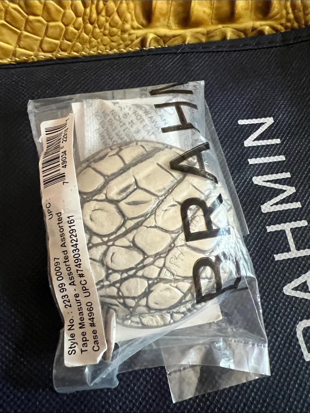 BRAHMIN Brahmin Tape Measure NWT – Travertine / Ivory Melbourne